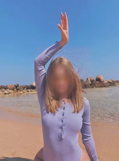 Aada, 27