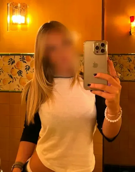 Amanda, 29