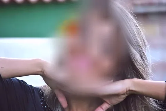 Amina, 36