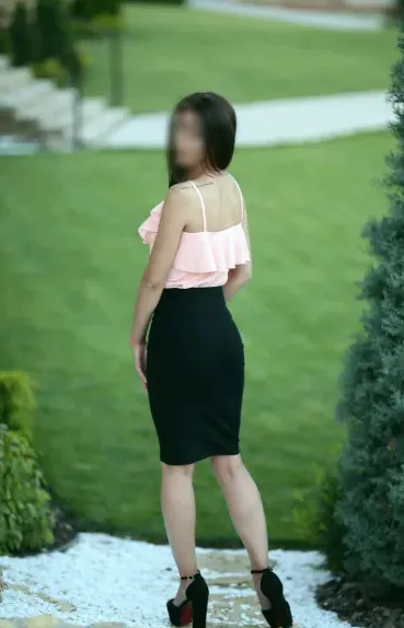 Emilia, 27