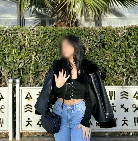 Jenni, 19