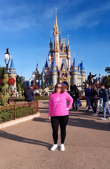 Jenni, 37
