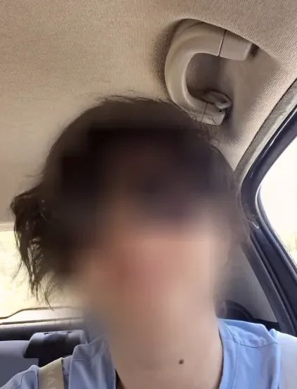 Julia, 35
