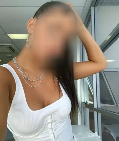 Sanni, 20