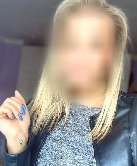 Ulla, 21