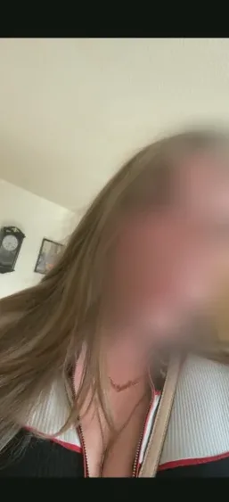 Yasmin, 25